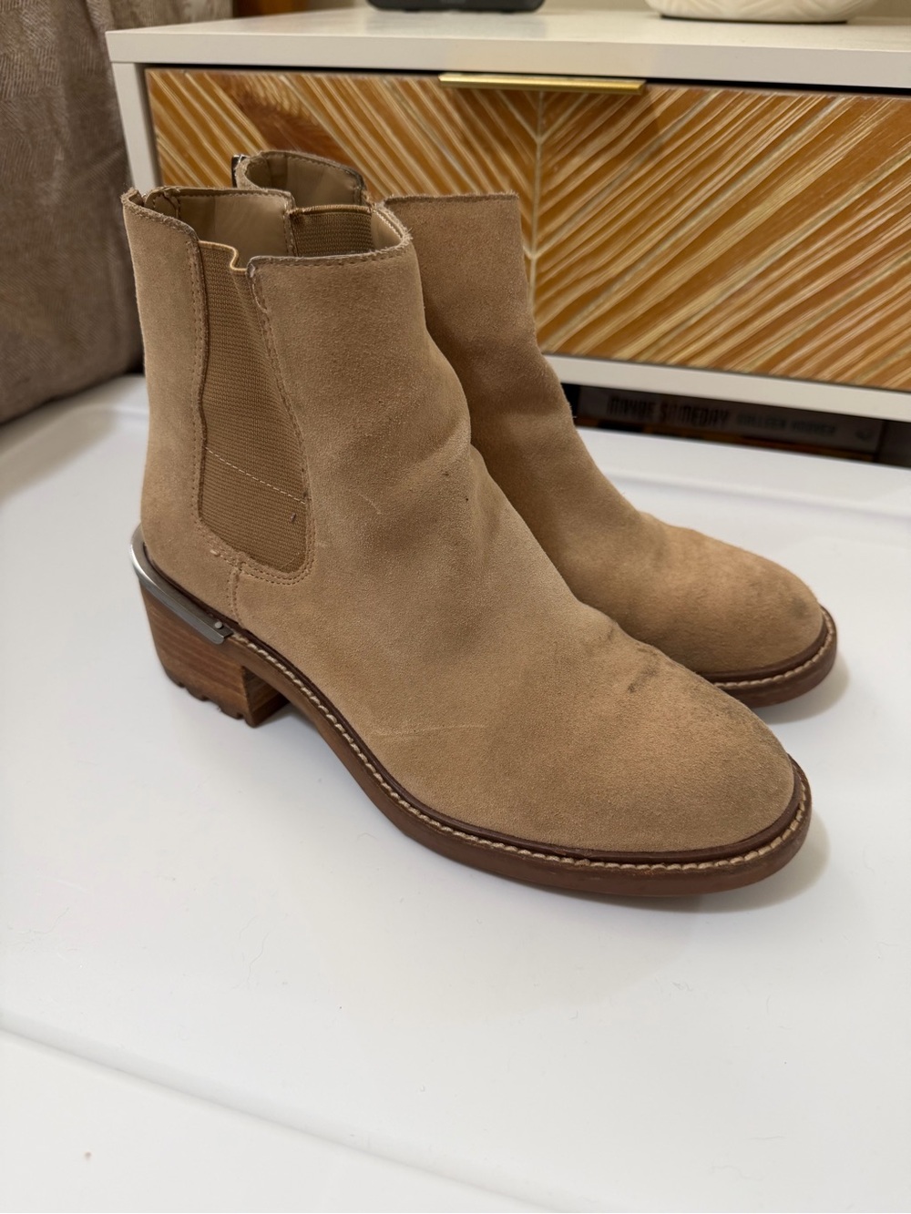 VINCE CAMUTO - Nude Suede Boots